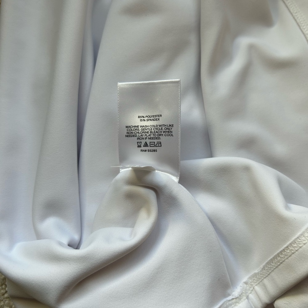 Express High Compression V-Neck Tank - Picture 5 of 5